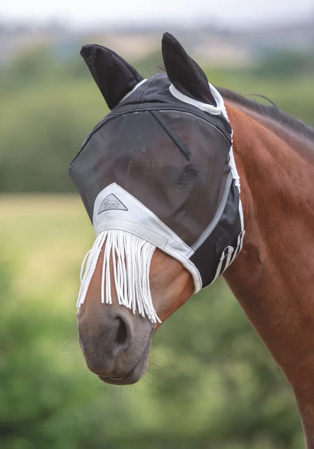Shires FlyGuard Fine Mesh Fliegenmaske mit Ohren & Nasenfransen Gr. Pony, Schwarz