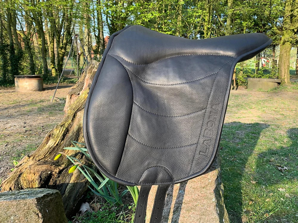 LaBona Reitpad Pro Mattleder Schwarz, Gr. Standard